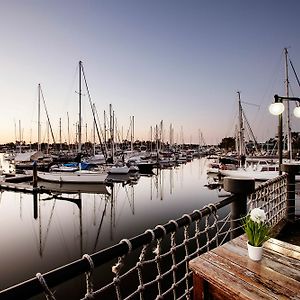 Nightcap At Kawana Waters Hotel